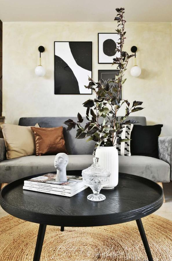 Betty'S Place Zabierzow Bagian luar foto