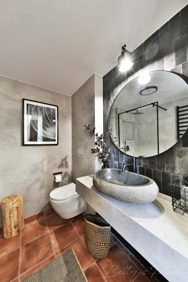 Betty'S Place Zabierzow Bagian luar foto