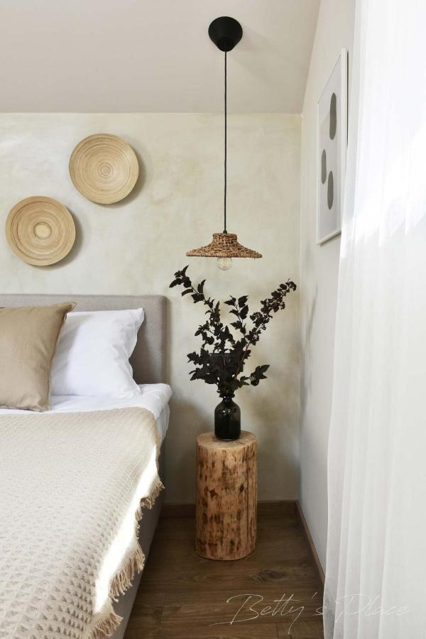 Betty'S Place Zabierzow Bagian luar foto