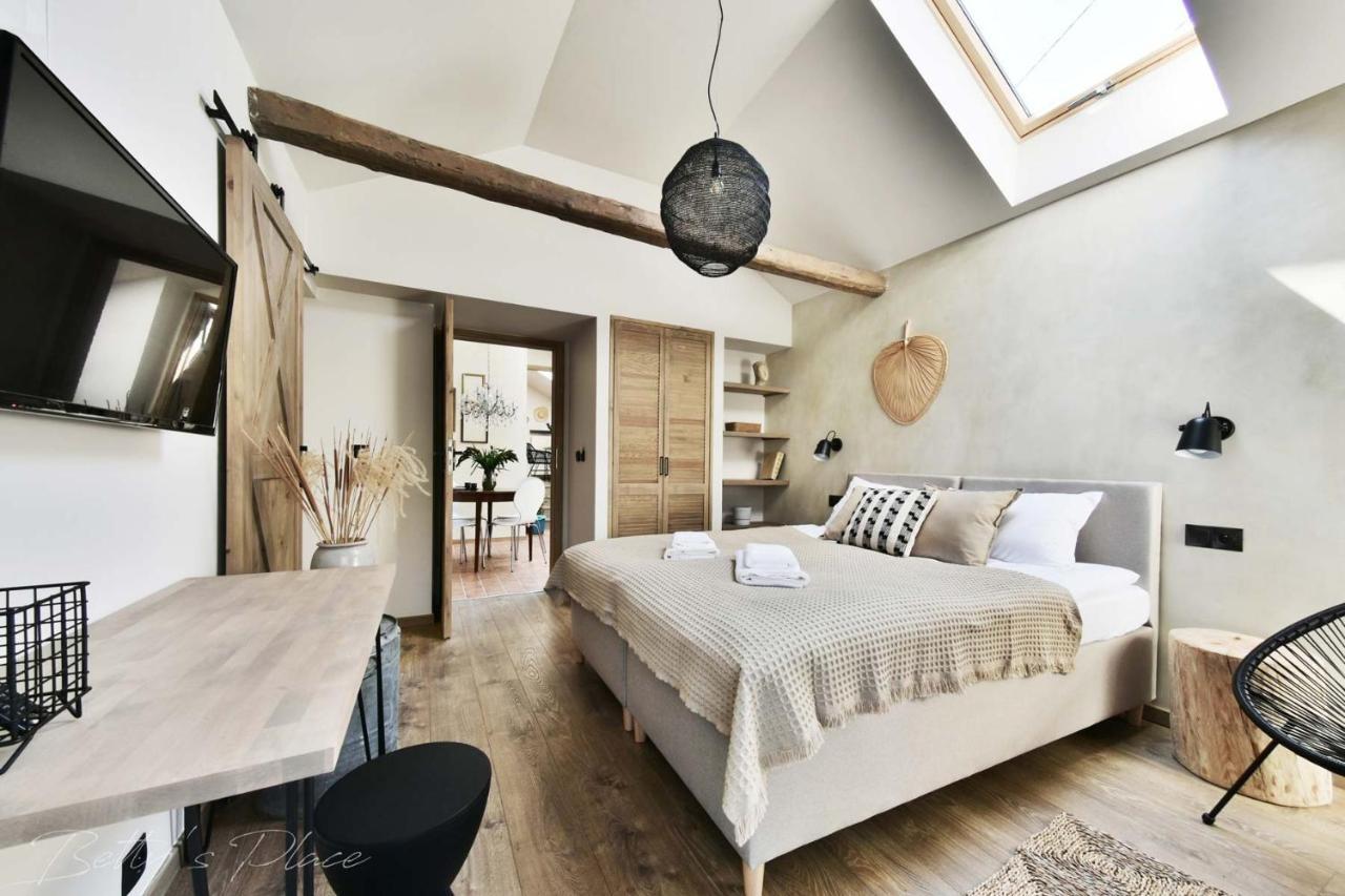 Betty'S Place Zabierzow Bagian luar foto