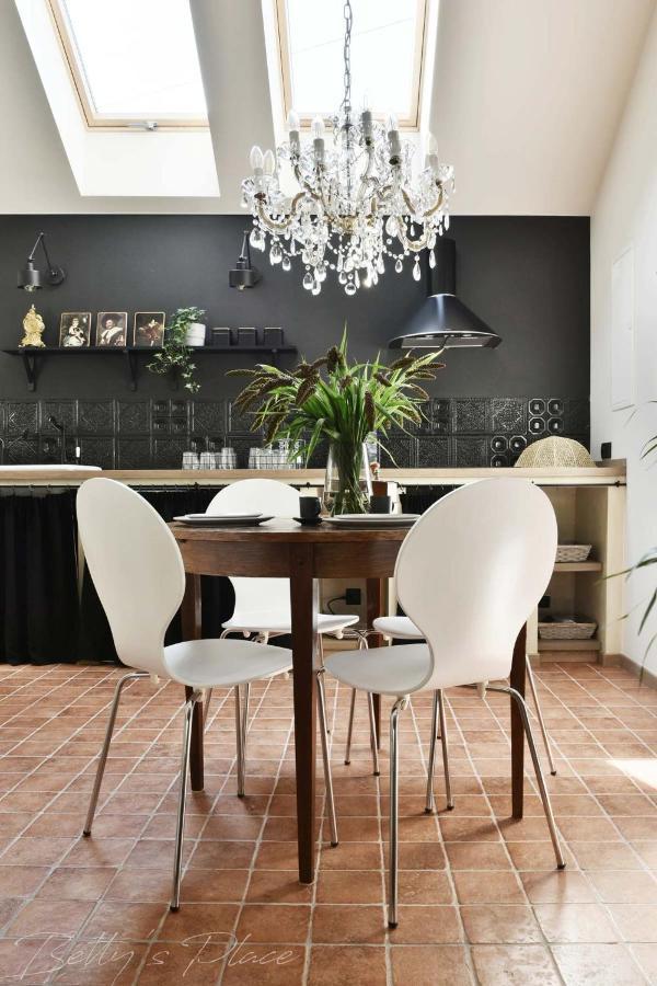 Betty'S Place Zabierzow Bagian luar foto